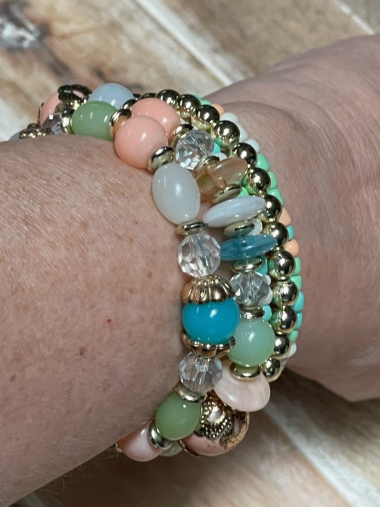 Jewelry - Pastel, Turquoise, Aqua, Green, Pink & Gold Multi-Strand Stretch Bracelet